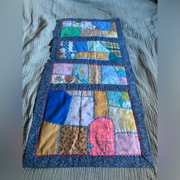 Vintage 1970s crazy quilt placemats set of 4 - Picture 2 of 9